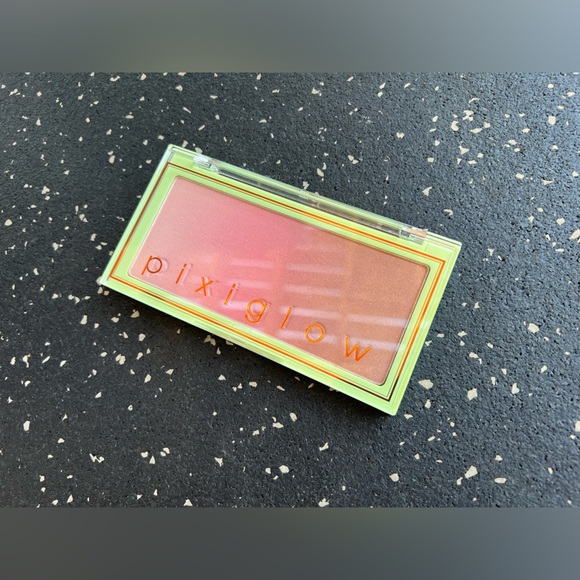 PixieGlow Cake in PinkChampagne Glow - Picture 3 of 10